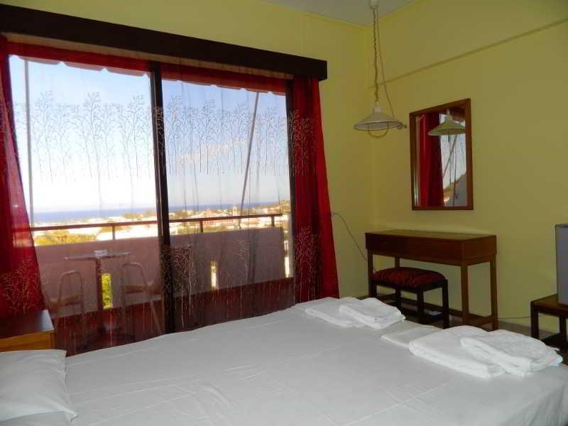 Telhinis & Hotel 2*